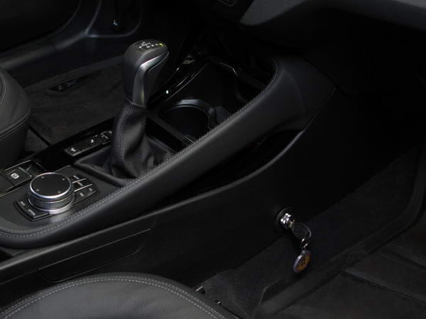 BMW X1 (F48) váltózár