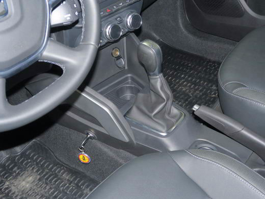 Dacia Duster II. váltózár Automata Szekv